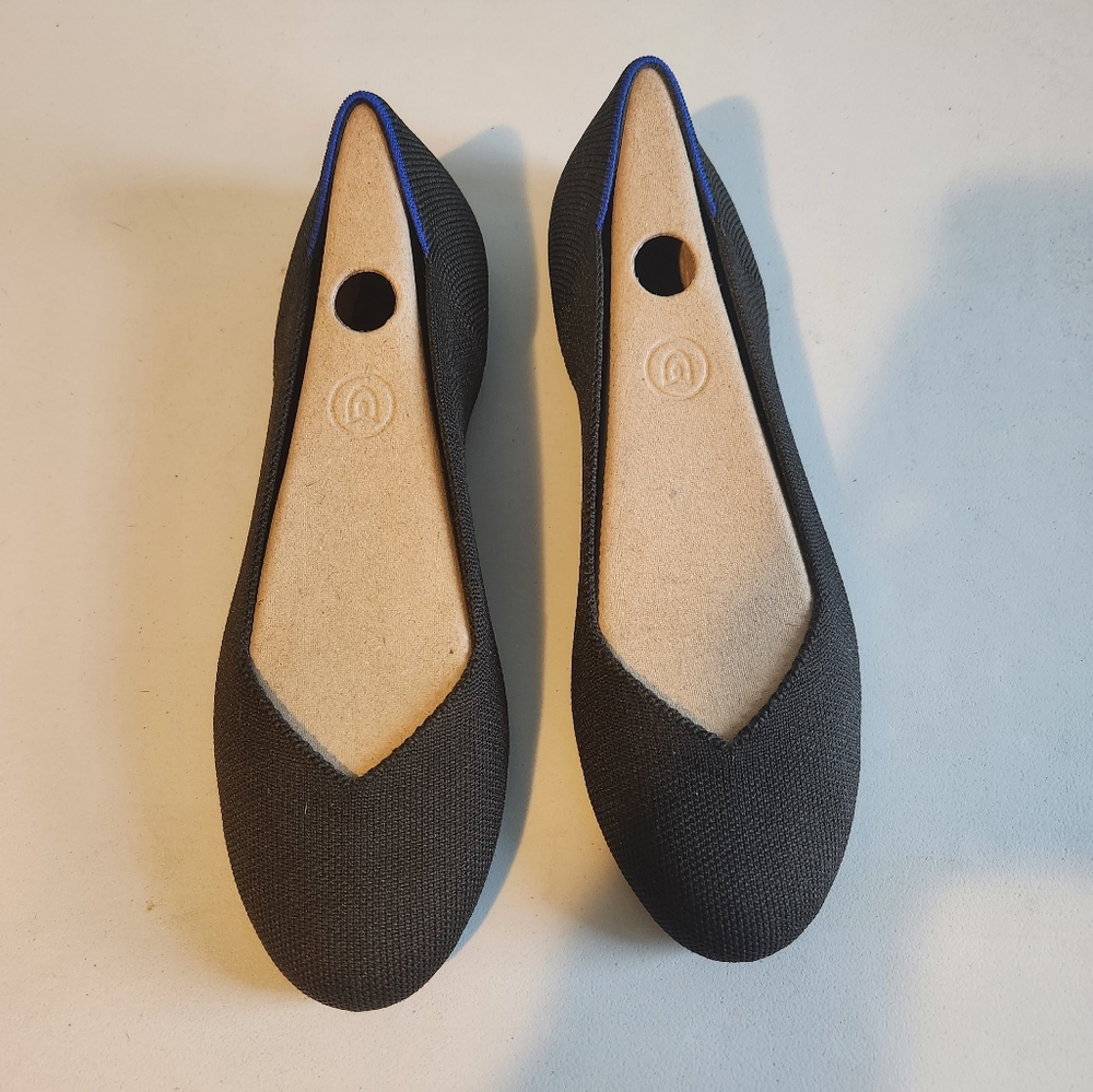 Classic 7 1/2 Black rounded toe Rothys
